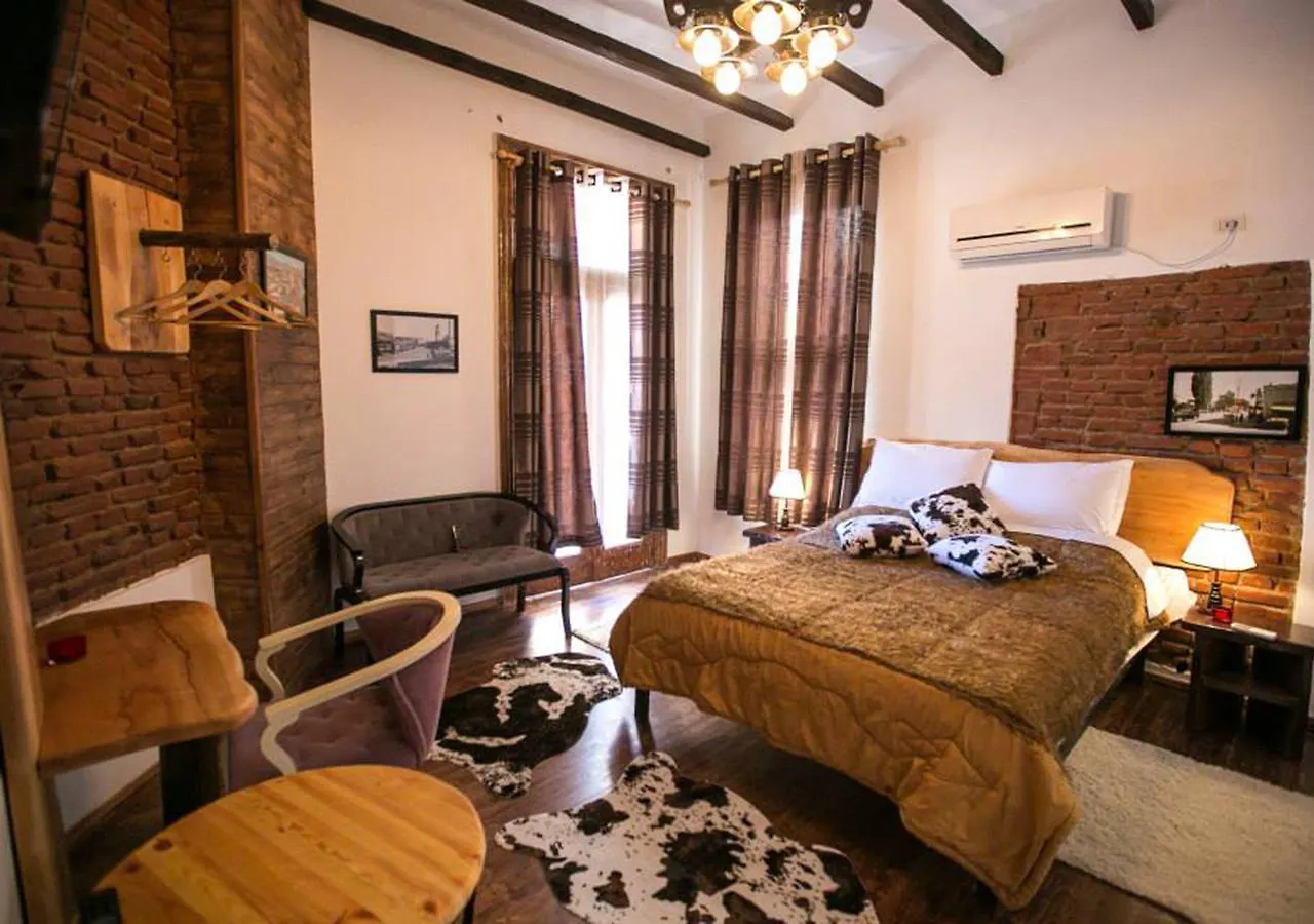 Hotel Vila 1928 Tirana 3*,