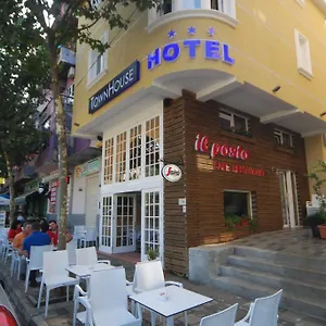 Town House *** Tirana
